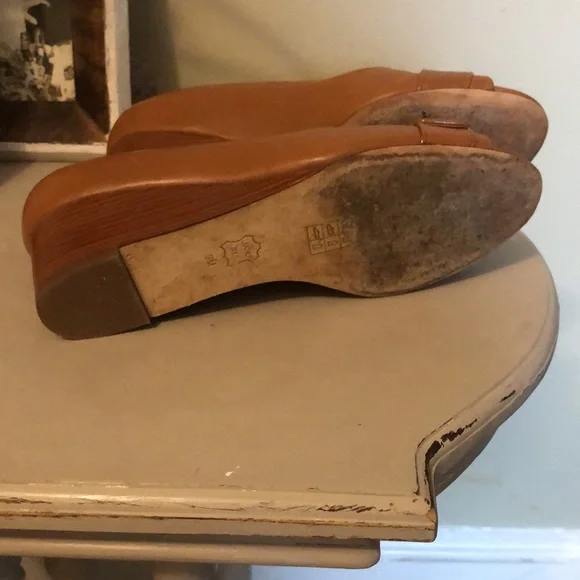 Tory Burch Tan Wedge Shoes - Picture 12 of 12